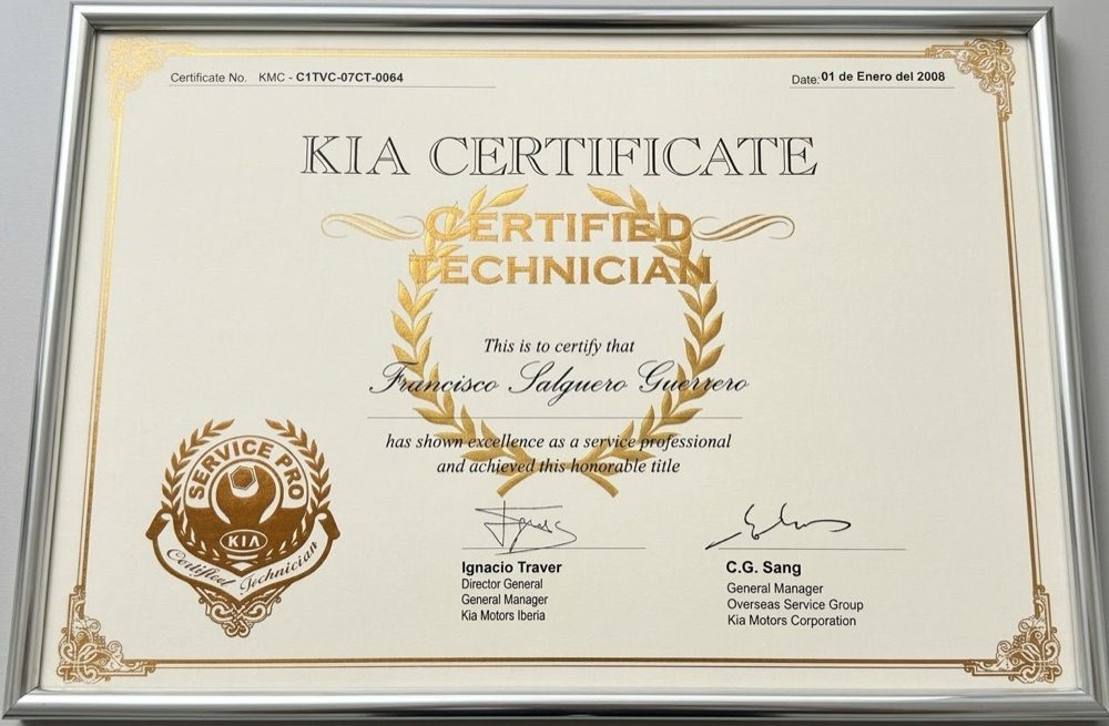 Certificado KIA Certified Technician de Javier Salguero